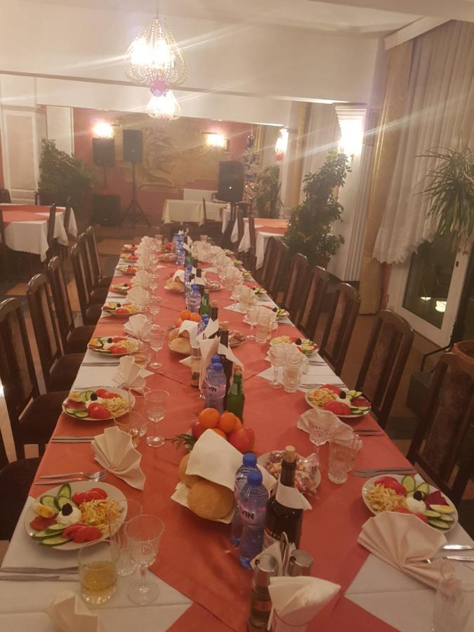 Paradise Hotel Madzharovo Ngoại thất bức ảnh