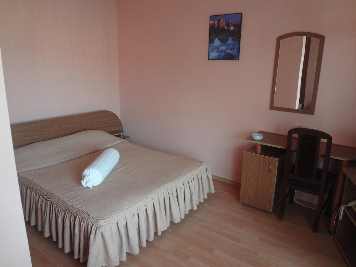 Paradise Hotel Madzharovo Phòng bức ảnh
