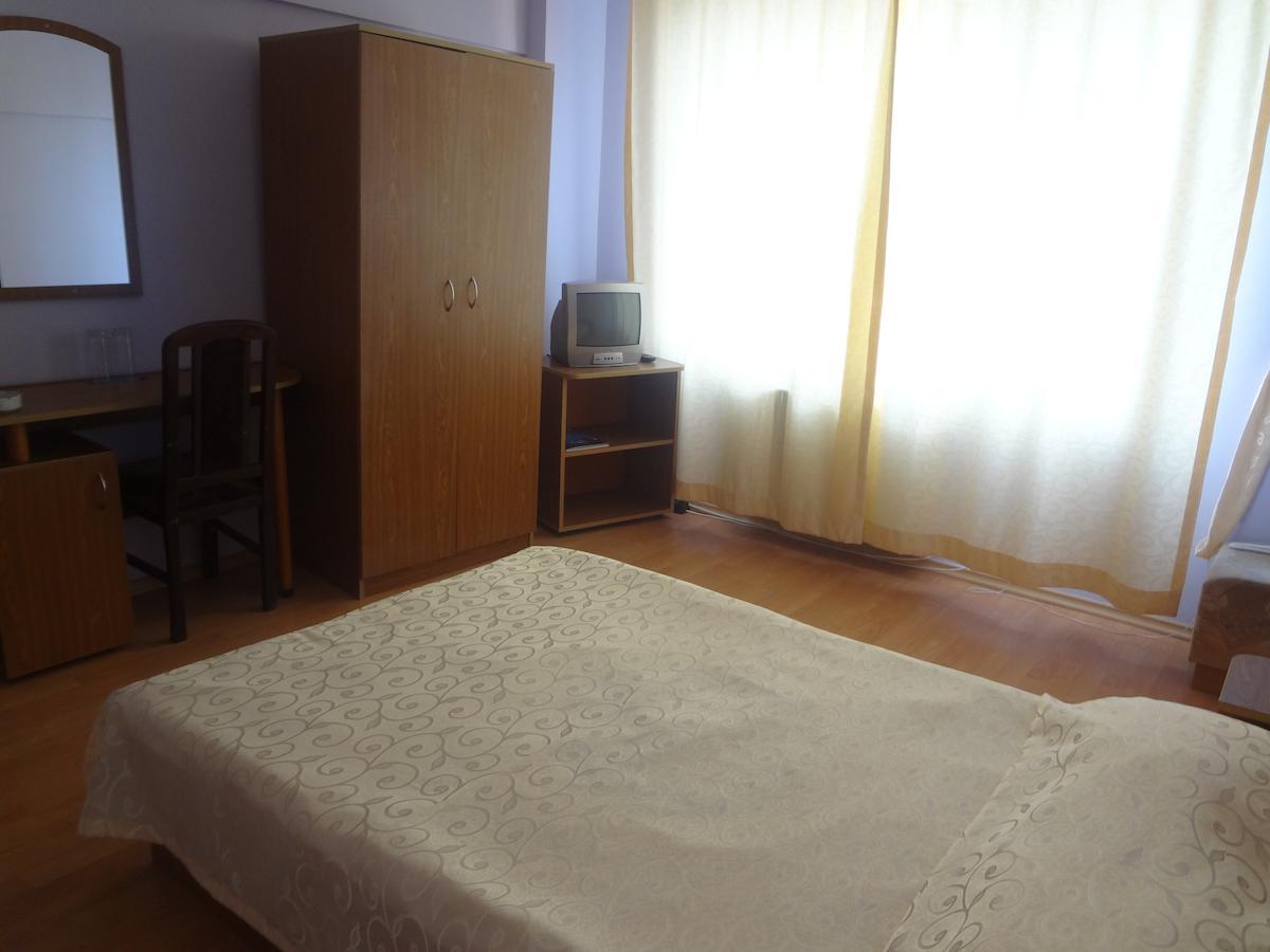 Paradise Hotel Madzharovo Ngoại thất bức ảnh