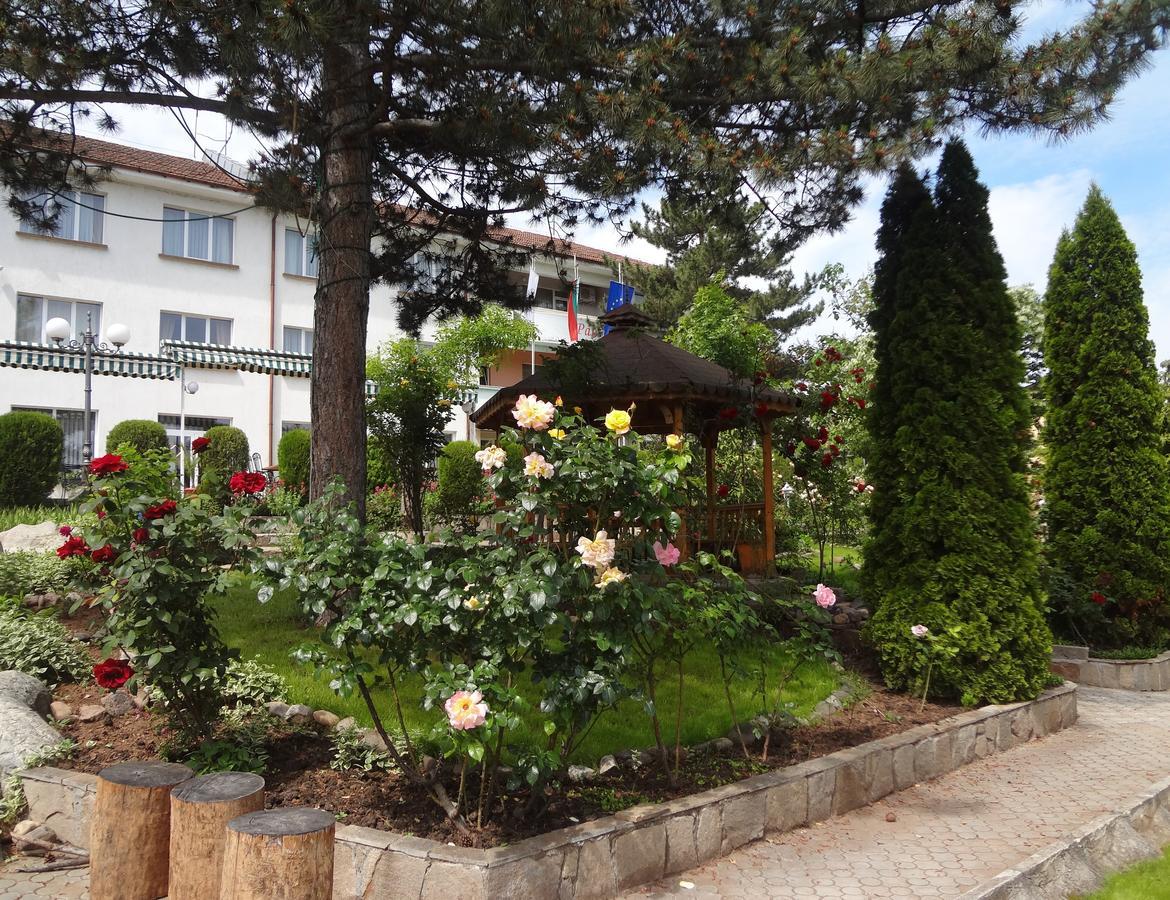 Paradise Hotel Madzharovo Ngoại thất bức ảnh