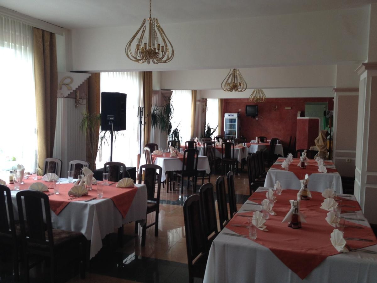 Paradise Hotel Madzharovo Ngoại thất bức ảnh