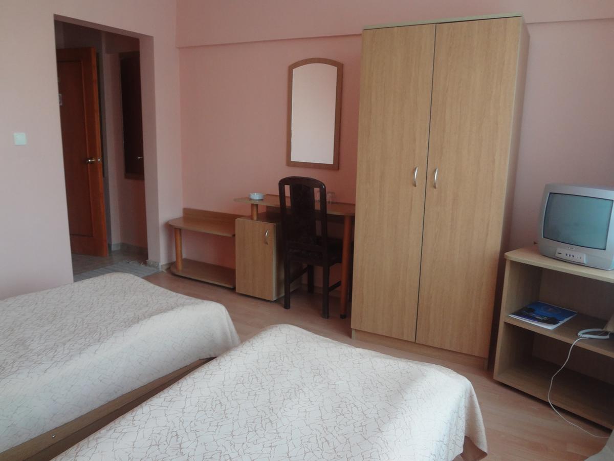 Paradise Hotel Madzharovo Ngoại thất bức ảnh