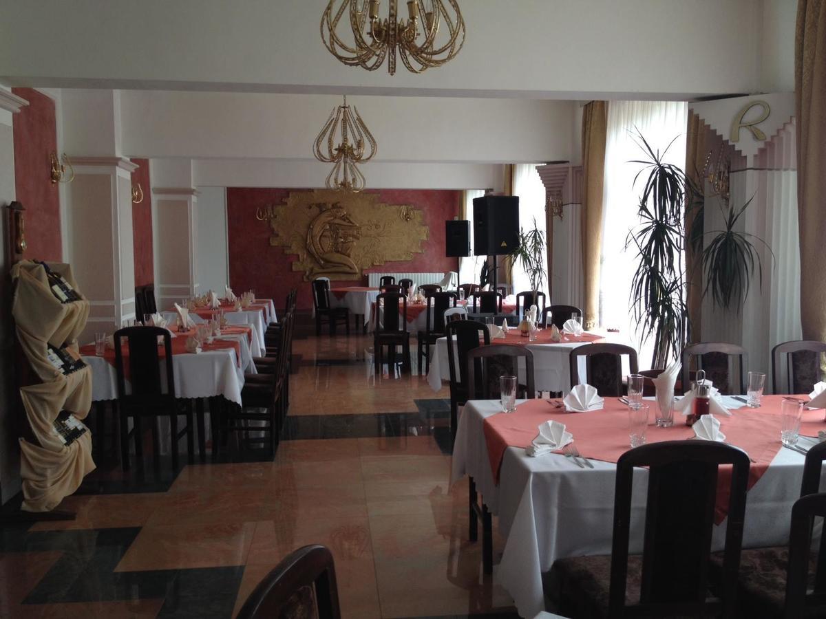 Paradise Hotel Madzharovo Ngoại thất bức ảnh