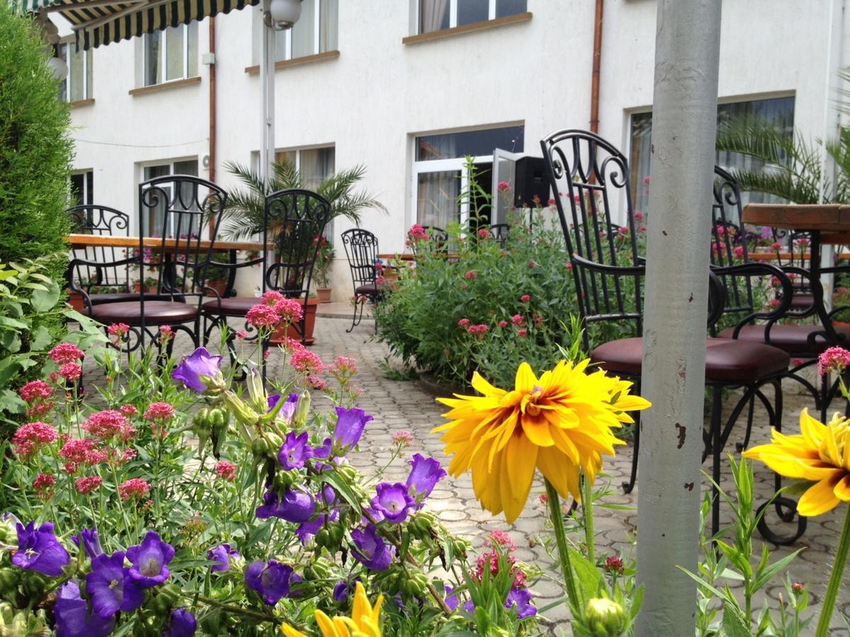 Paradise Hotel Madzharovo Ngoại thất bức ảnh